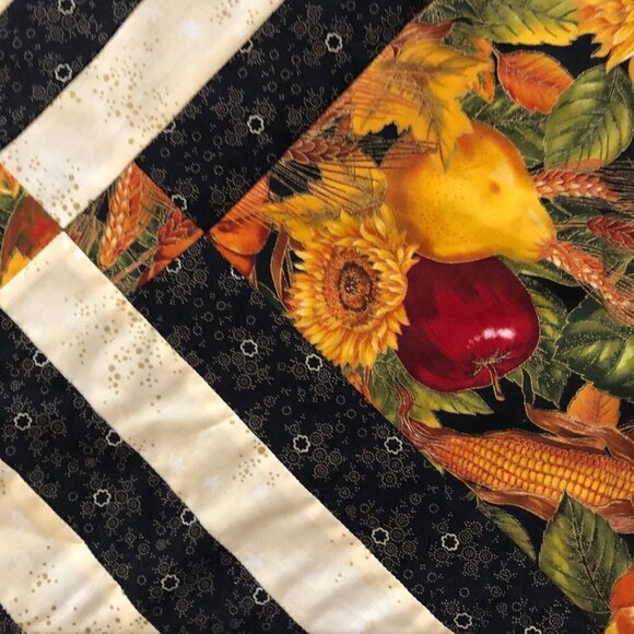 Quilt Table Runner - Fall Sunflower Thanksgiving #710-2 - Picture 4 of 8